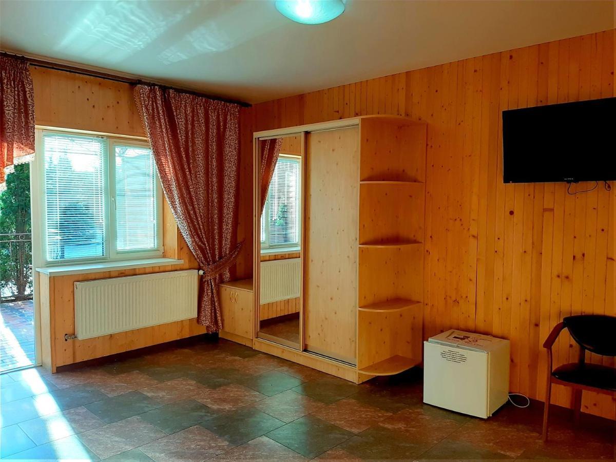 Заміський Комплекс Grand Prix Hotel Tsyurupynsk Bagian luar foto