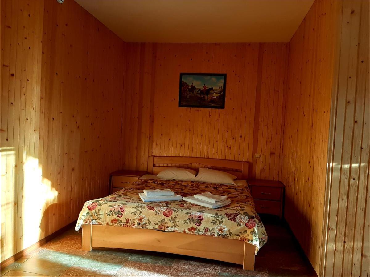 Заміський Комплекс Grand Prix Hotel Tsyurupynsk Bagian luar foto