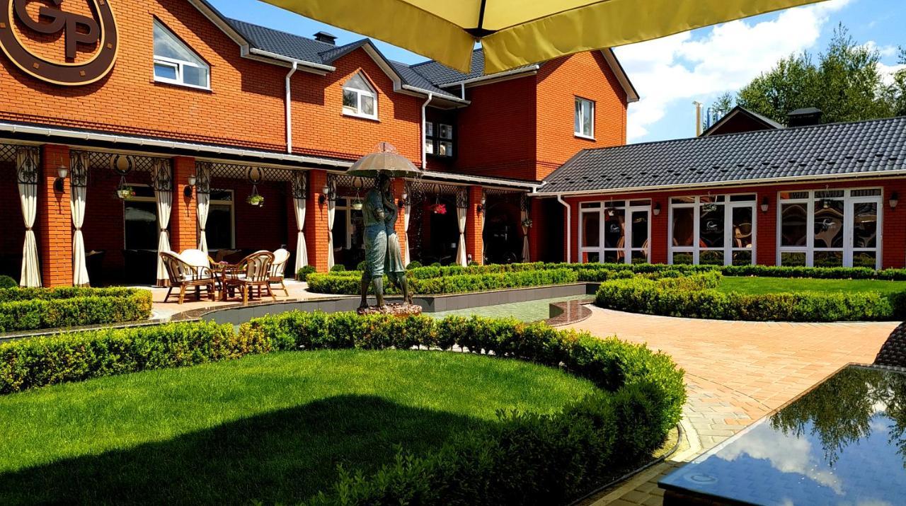 Заміський Комплекс Grand Prix Hotel Tsyurupynsk Bagian luar foto
